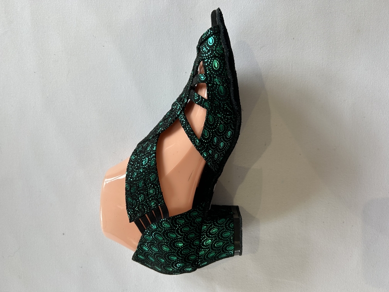 1578-GM -Green and black sandal