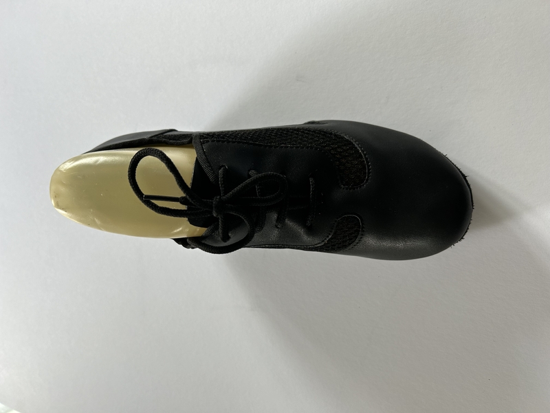 3004 -Black leather lace up shoe