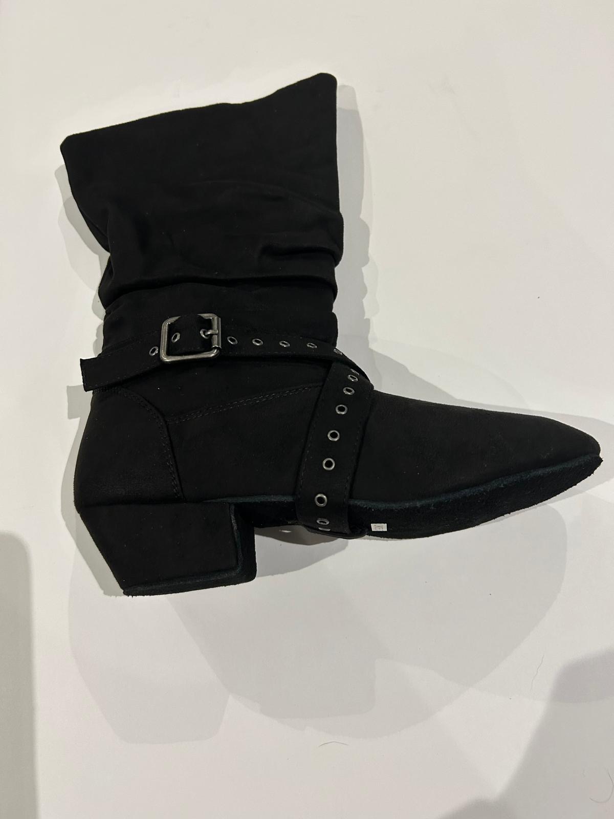 BB-Black Suede Boots