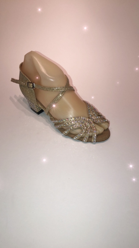 1569 -Gold fabric sandal with diamanté’s 