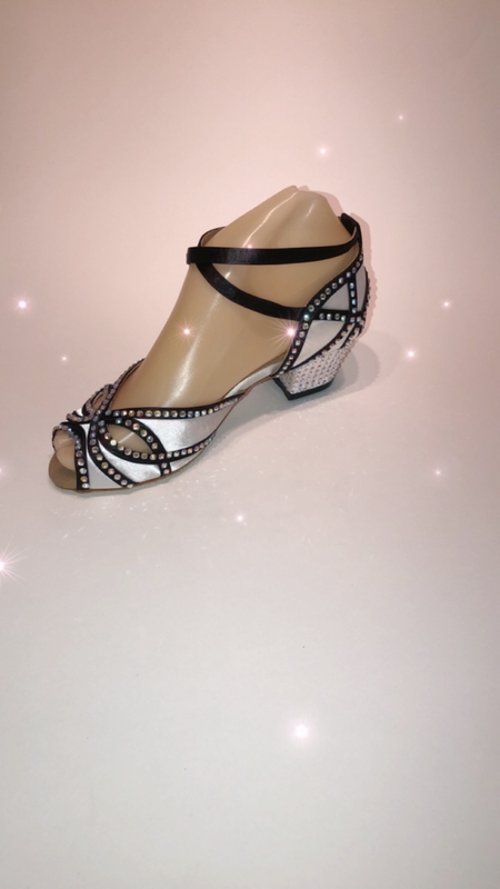 201721 -Black and white satin sandal with Diamanté 