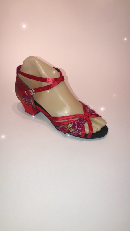 201728 -Red leaf pattern sandal