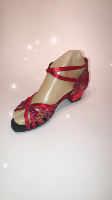 201728 -Red leaf pattern sandal