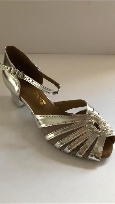 1279 -Shiney silver sandal